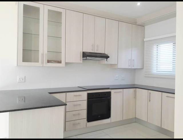 3 BEDROOM TOWNHOUSE RENTED IN LORRAINE